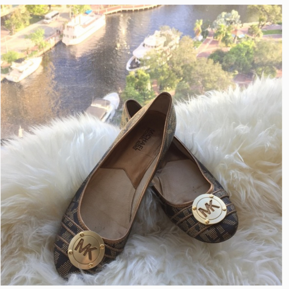 MICHAEL KORS logo flats